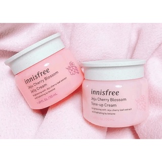 Kem Dưỡng Hoa Anh Đào Nâng Tone Da Tức Thì Innisfree Jeju Cherry Blossom Tone Up Cream 50ml