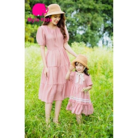Set đầm đôi mẹ và bé gái ngắn tay màu hồng nhạt váy tơ lụa organza an toàn cho bé Lyta kèm ảnh feetback của khách