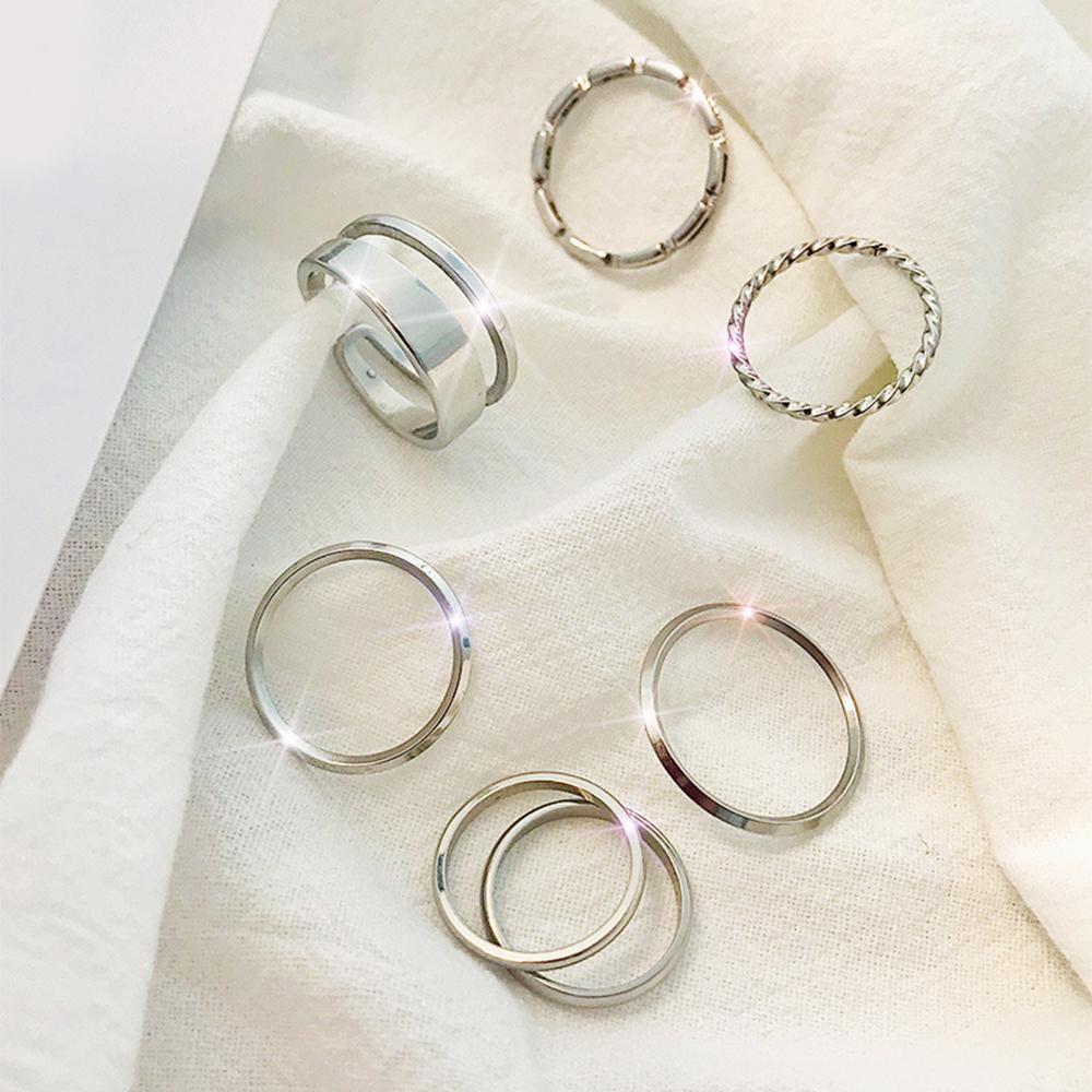 Bộ Nhẫn Tròn Bằng Kim Loại Thiết Kế Tối Giản Cho Nữ