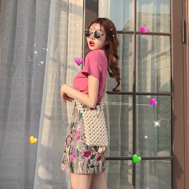 Set áo phông hồng + chân váy hoa