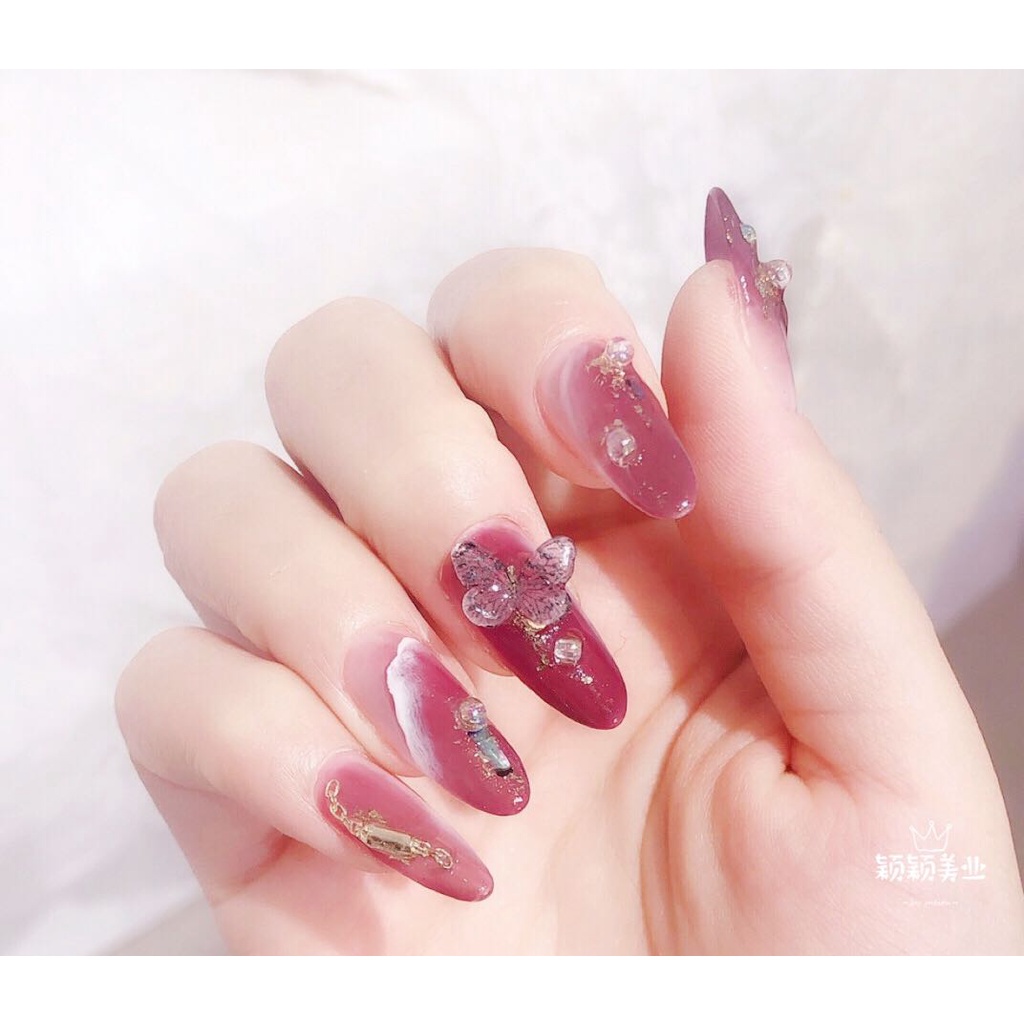 Bướm pha lê đính móng mã D03