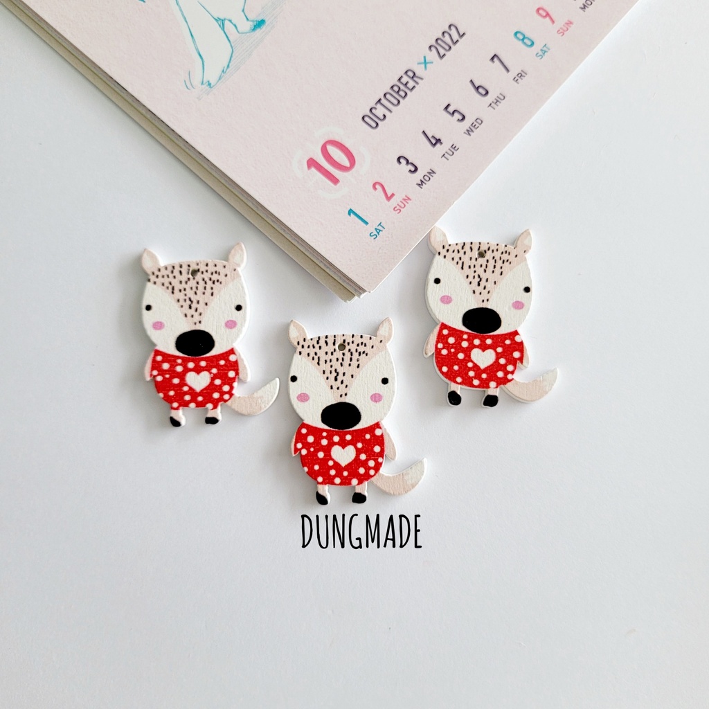 Cúc gỗ đáng yêu hình sóc có kèm dây gai