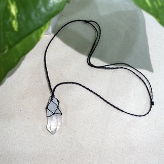 Vòng cổ đá thạch anh trắng - Clear quartz loại mầm trụ, đan macrame