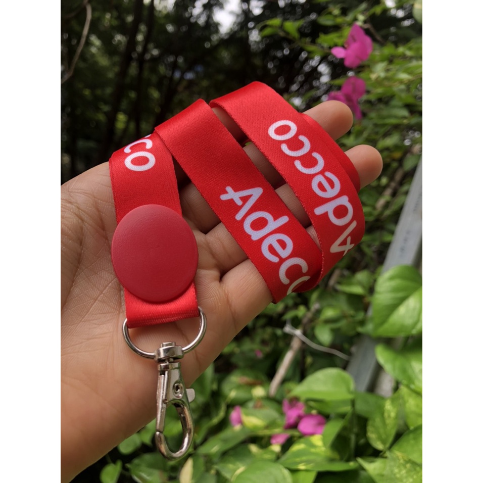 Dây đeo thẻ màu đỏ in ấn logo cho nhân viên văn phòng, đặt in dây đeo thẻ cho công ty giá rẻ nhất Hồ Chí Minh