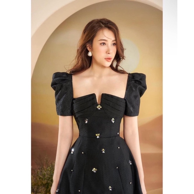 ✨💕 Đầm chữ A tay phồng lụa đính đá