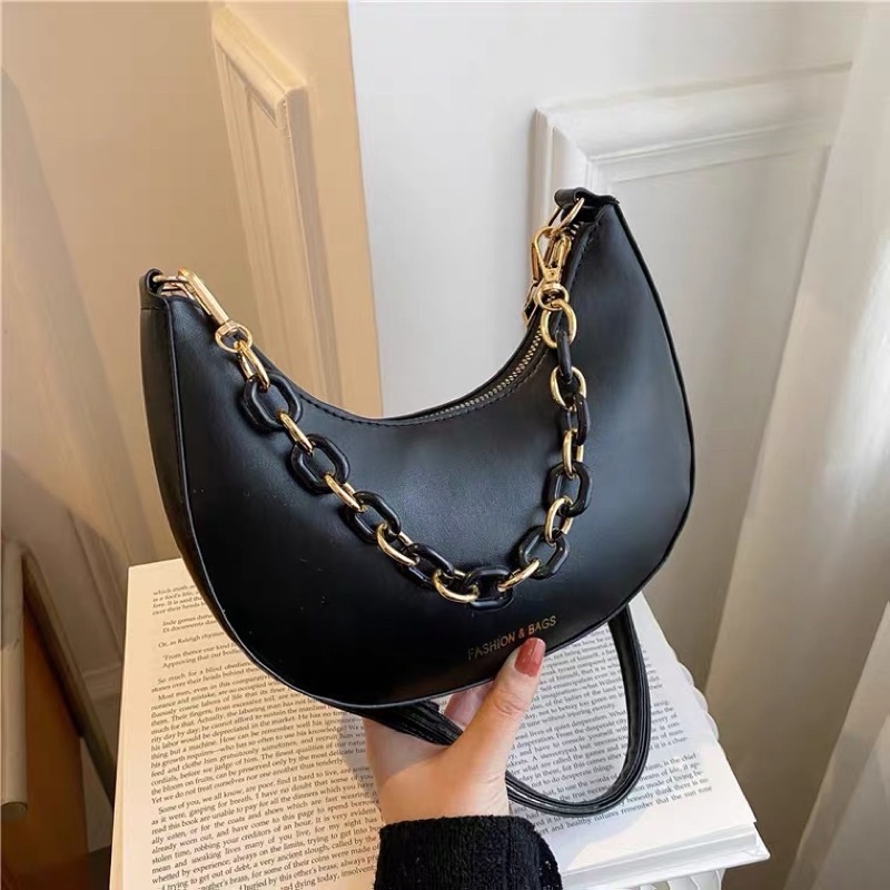 Túi Xách Nữ Thiết Kế Hình Mặt Trăng Màu Đen Và Trắng Phối Dây Xích | TX08 | Túi Mặt Trăng Có Dây Đeo Chỉnh Được Dễ Phối