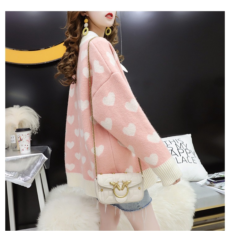 Áo cardigan len nữ họa tiết trái tim màu hồng khoác ngoài form rộng Quảng châu mới nhất thu đông 2022 kozoda AC49