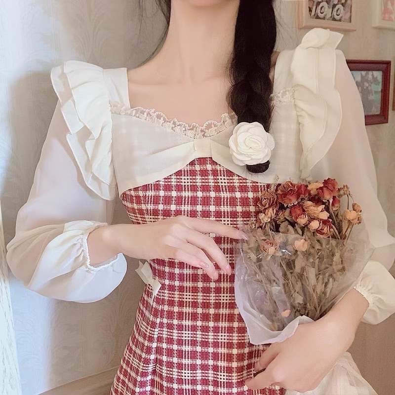 ĐẦM CARO ĐỎ TAY VOAN BÈO TRẮNG