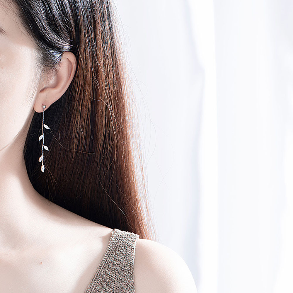 Đôi Khuyên Tai Hợp Kim Dáng Dài Hình Chiếc Lá Thời Trang Cho Nữ