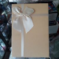 Hộp quà kèm hạt xốp