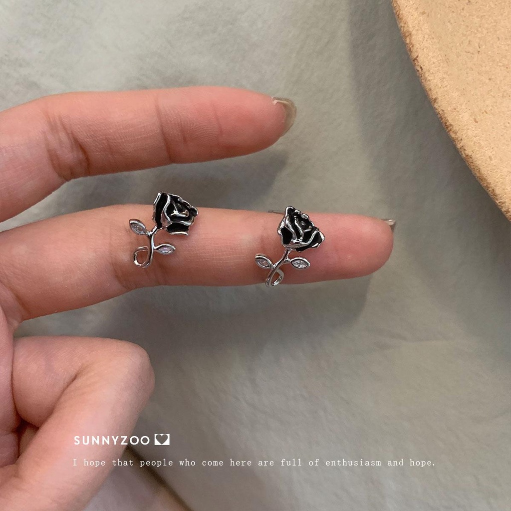 Bông Tai Hoa Hồng Đen Thiết Kế Đơn Giản Thời Trang 2022