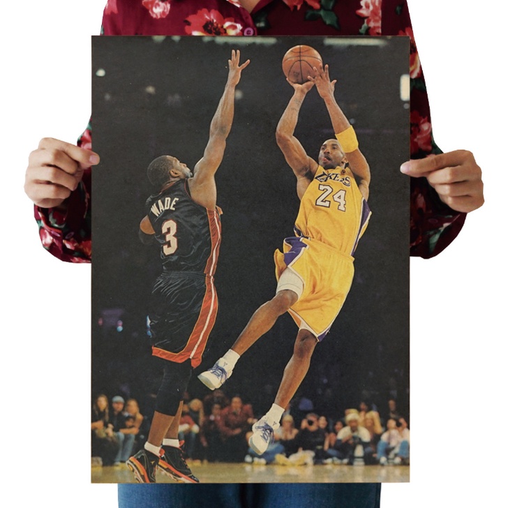 Poster treo tường hình cầu thủ bóng rổ Kobe Bryant màu đen