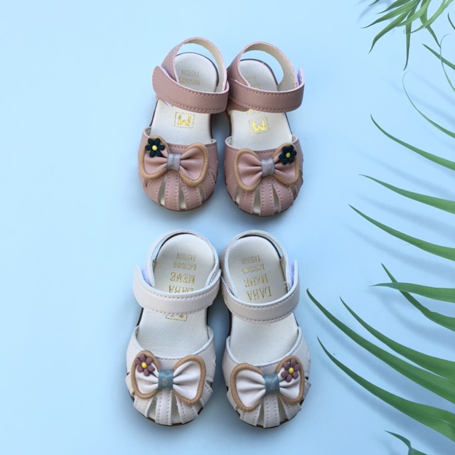 Giày Sandal Bé Gái Tập Đi Nơ Hoa Đế Mềm Chống Trơn Quai Da PU Mềm Thời Trang Từ 0 - 4 Tuổi ( 9938-A7 )