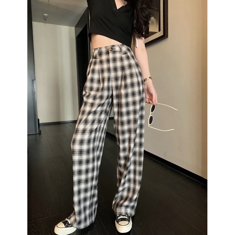 Sét áo khoác denim kèm chân váy trắng
