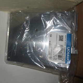 Chân đế nguồn  S82Y-FSC150DIN