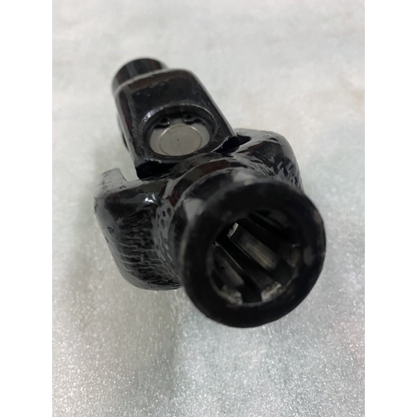 Khớp máy chữ thập,cốt 17li, nối từ máy vào số oto,1 đầu 6 răng lỗ 17li,1đầu 18 răng lỗ 19li,dùng máy 100cc,110cc,125cc