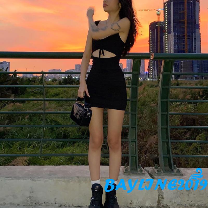 Đầm cổ chữ v hở lưng màu trơn có dây rút cho người lớn