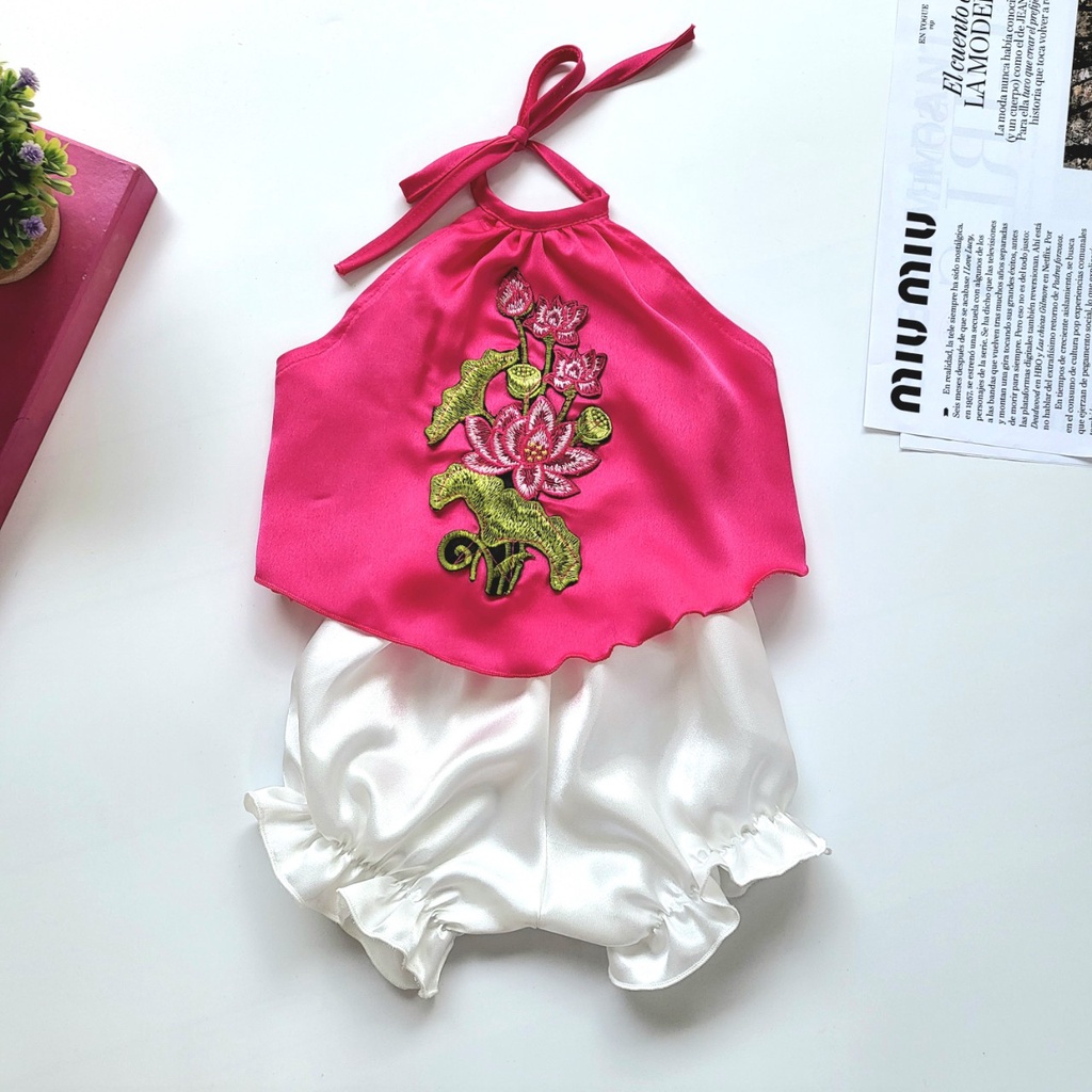 Yếm Đào ,Yếm lụa hoa thêu màu hồng cho bé gái từ 3-15kg