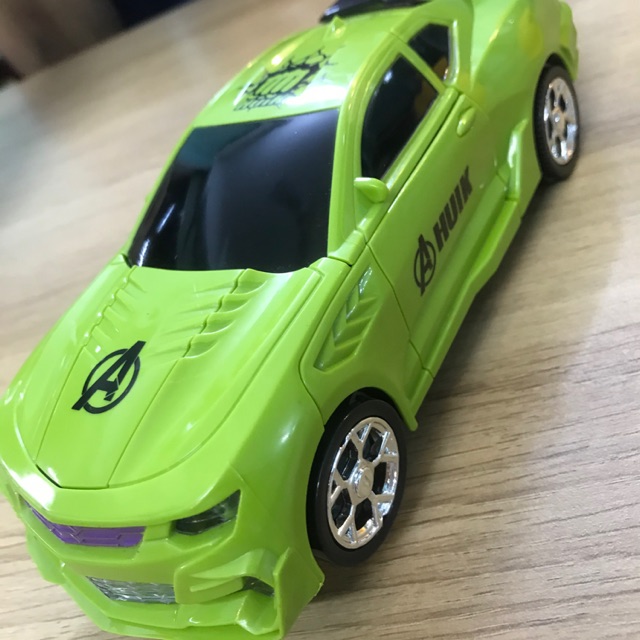 Xe ô tô biến hình robot