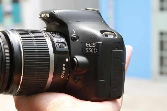 Canon 550D/T2i + lens kit 18-55 is