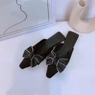 GIÀY SỤC NƠ VIỀN XÍCH