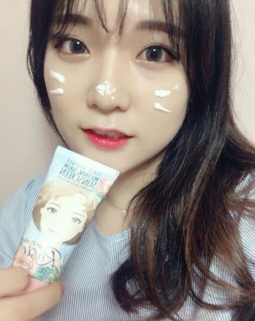 Kem chống nắng Rosie First Essence Whitening Serum Suncreen SPFF45PA+++ | BigBuy360 - bigbuy360.vn