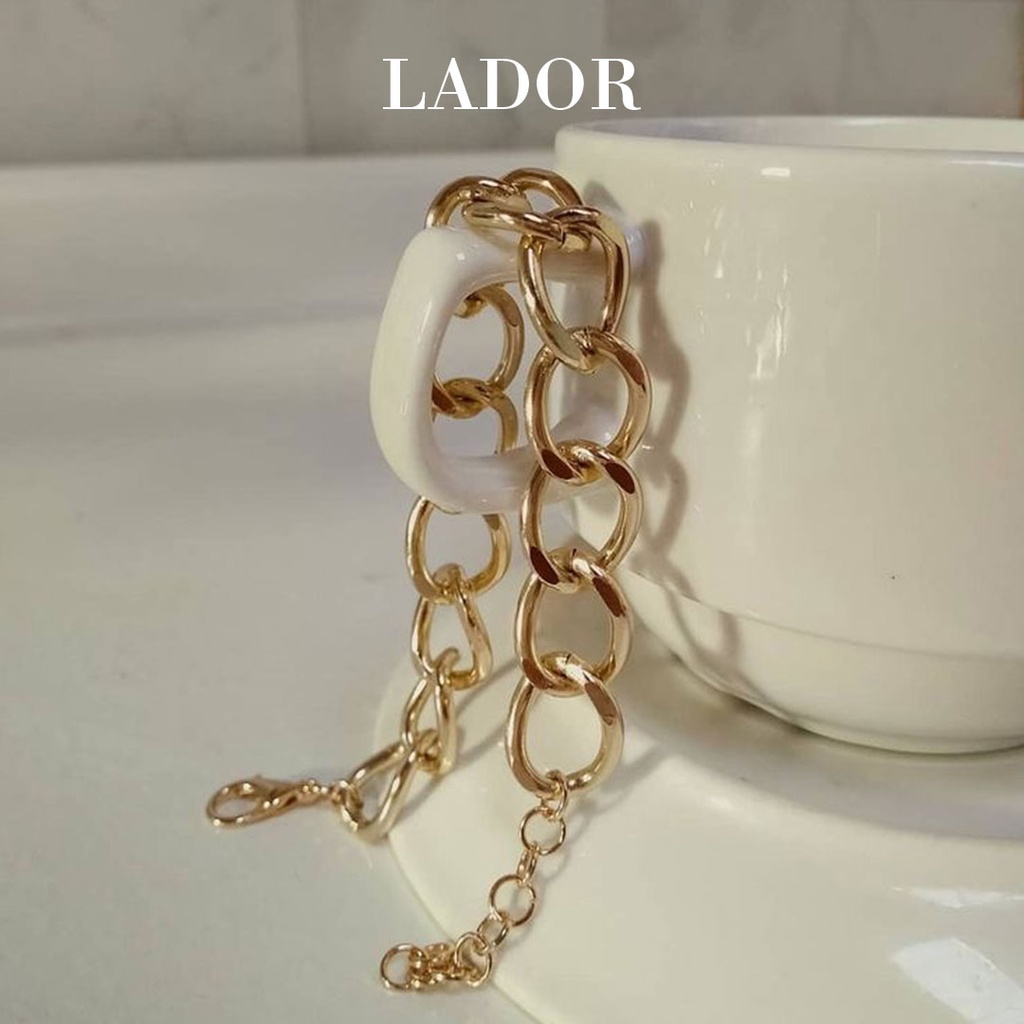 Vòng tay phong cách cổ điển B44 Bracelet