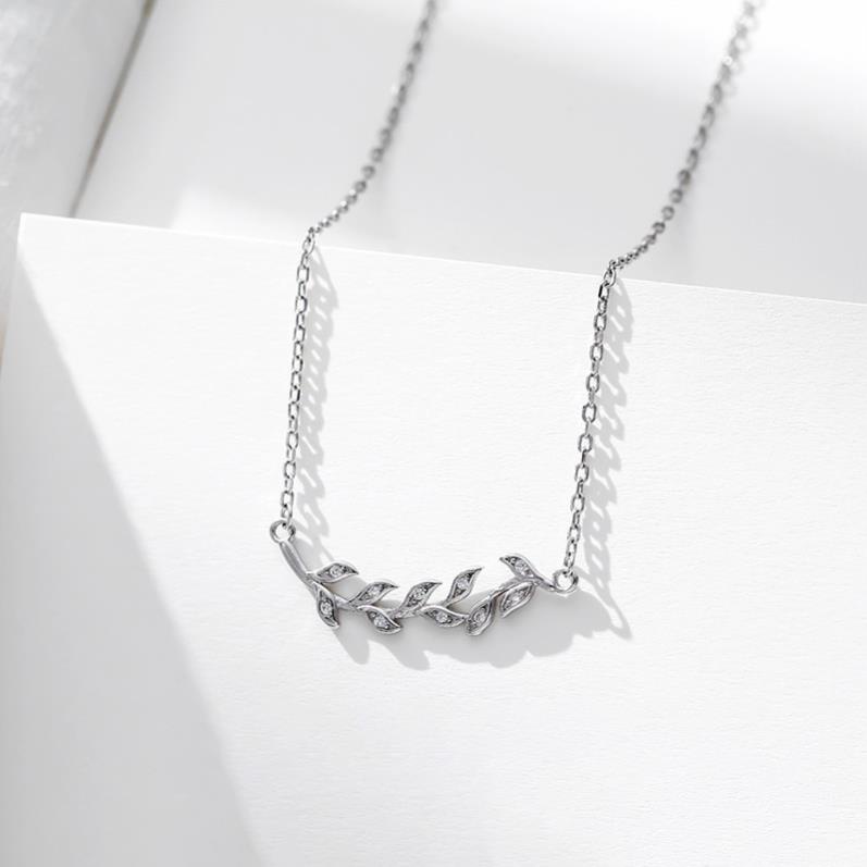 Dây Chuyền dáng ngắn mặt hình cành cây ô liu đính đá ANTA Jewelry ATJ7016