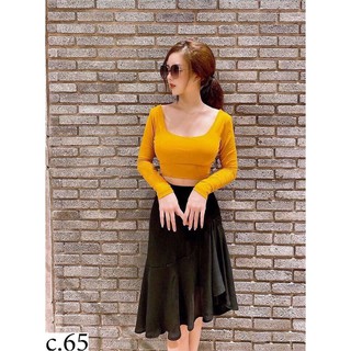 Set áo tay dài hở lưng và chân váy cách điệu