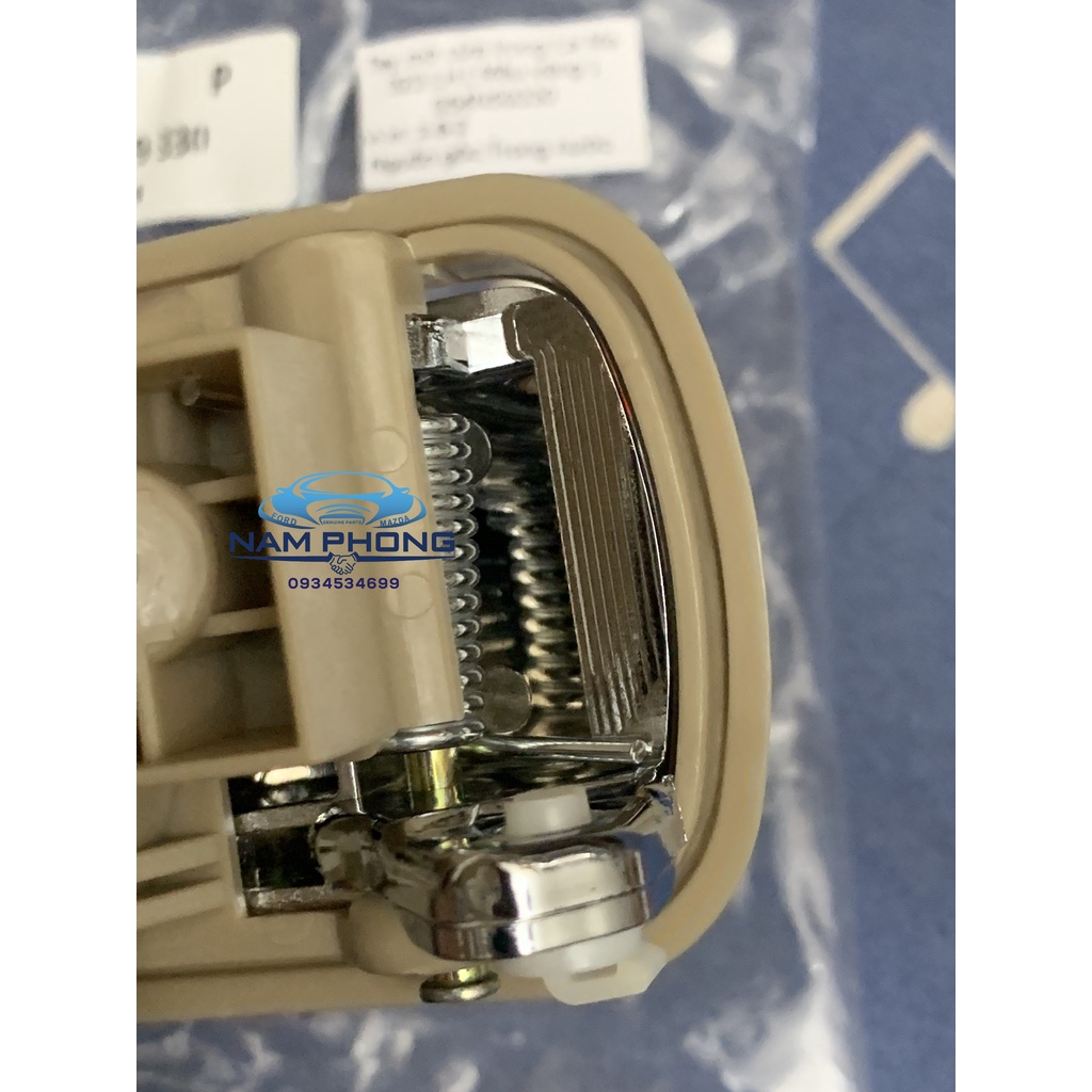 Tay mở cửa trong Laser Mazda 323 2000 - 2005  Mầu vàng  - S54N58330 / S54N59330