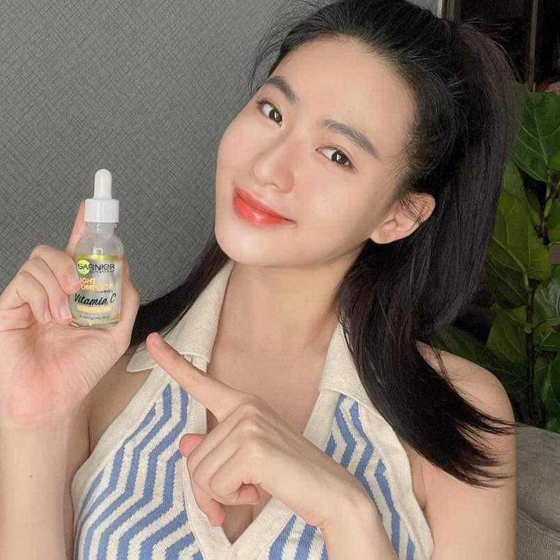 Tinh Chất Garnier Dưỡng Sáng Da Mờ Thâm Vitamin C 30X Booster Serum 30ml Pháp