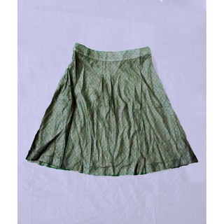 Chân váy chữ A chấm bi