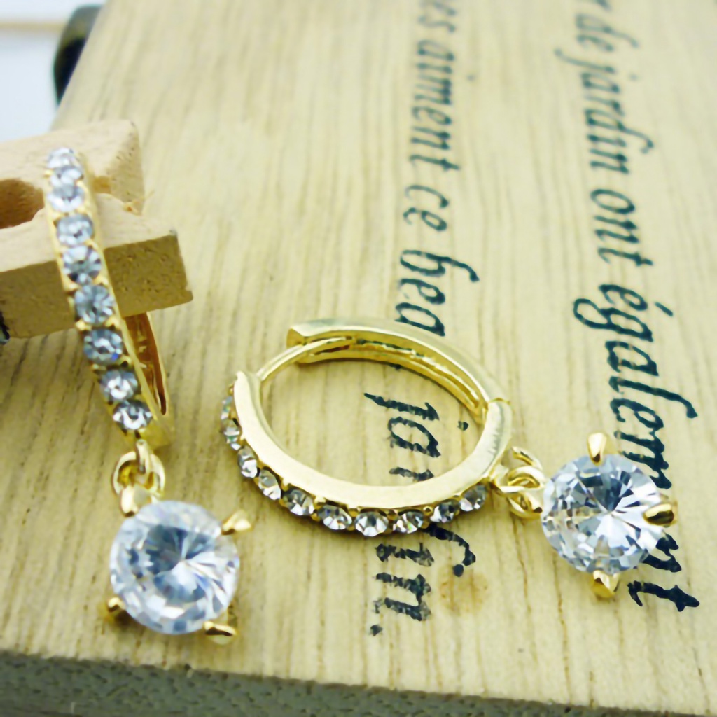 Khuyên tai đính đá pha lê tạo hình độc đáo cho nữ