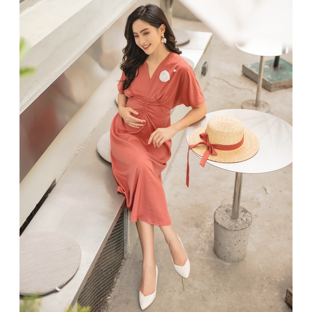 Đầm bầu đẹp Lily Dress chất liệu lụa nhung cao cấp thích hợp mặc đi tiệc đi làm thiết kế bởi LAMME