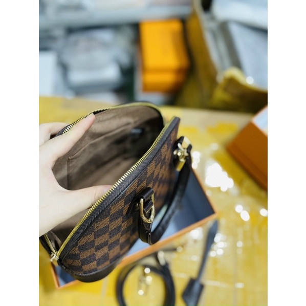 TÚI L.V quai xách dáng hến s25