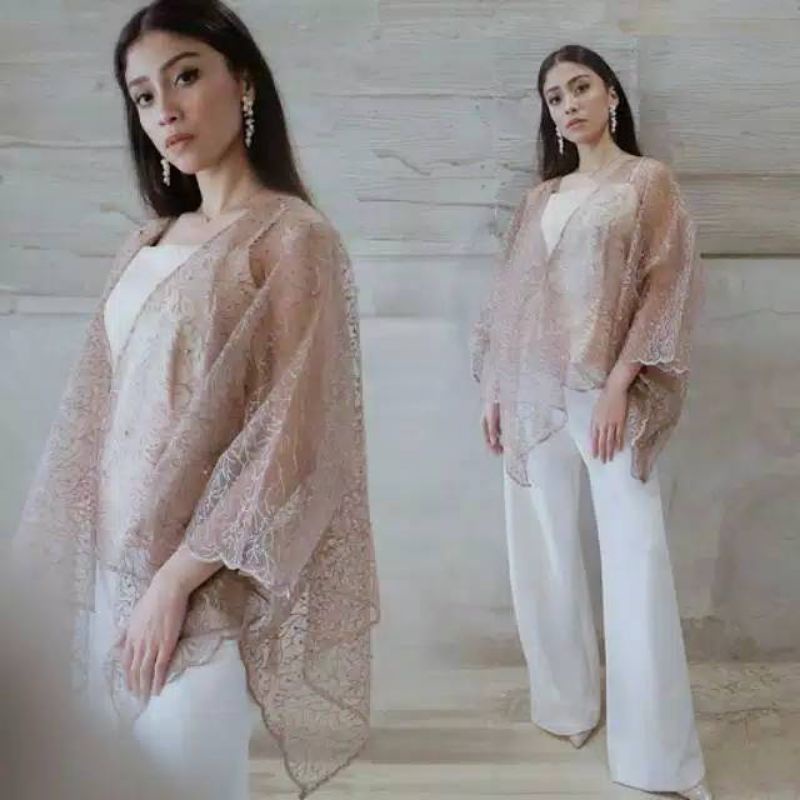 Mũ Bên Ngoài Đính Ngọc Trai Gạch