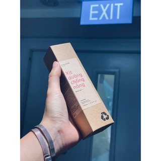 XỊT CHỐNG NẮNG NÂNG TONE (Chai Hồng)