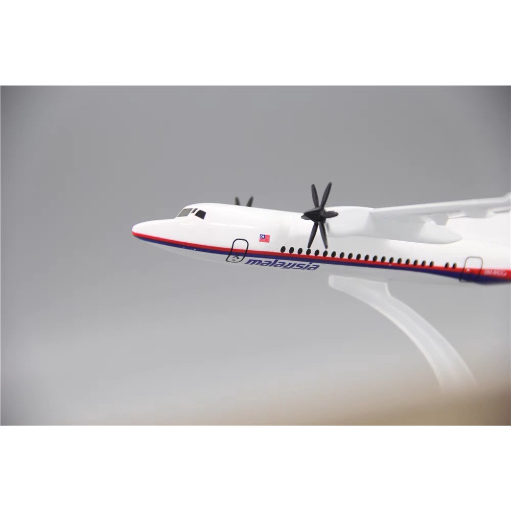 Mô hình máy bay Malaysia 16cm + đế trưng bày