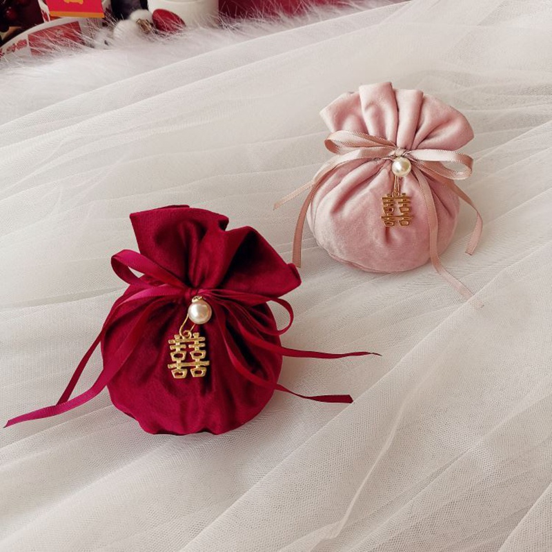 Túi đựng kẹo bằng vải nhung nhỏ trang trí cho đám cưới dễ thương