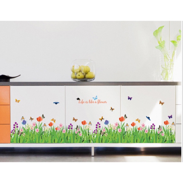 Decal chân tường hoa cỏ và bướm