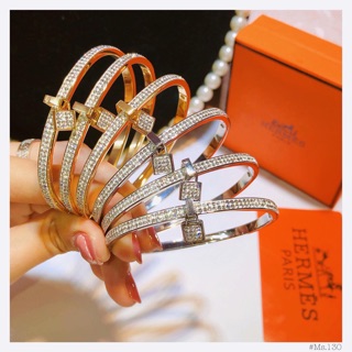 Vòng tay HM khảm đá - Chất liệu titan ( Tặng kèm hộp)