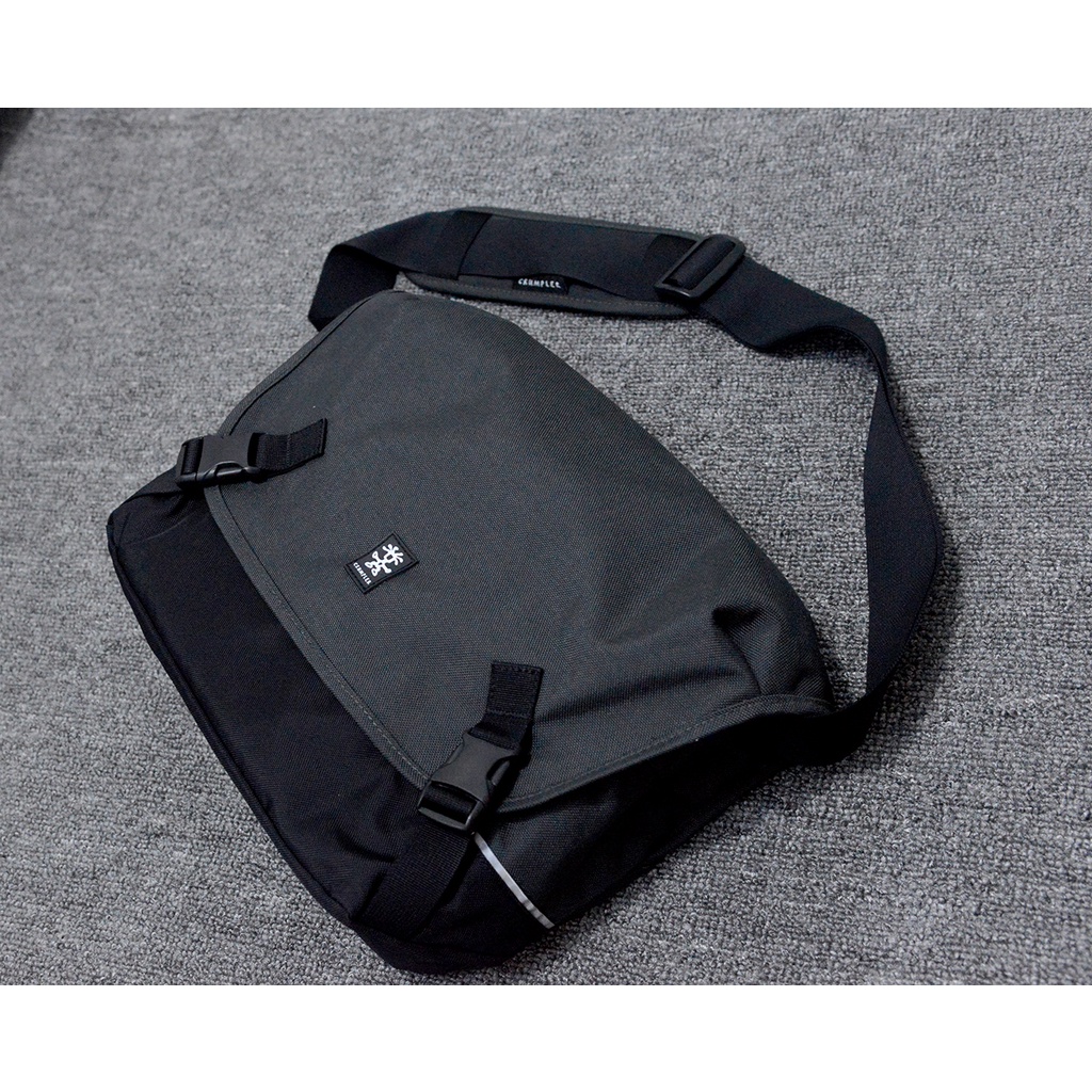 Túi máy ảnh Crumpler Proper Roady 7500 màu xám