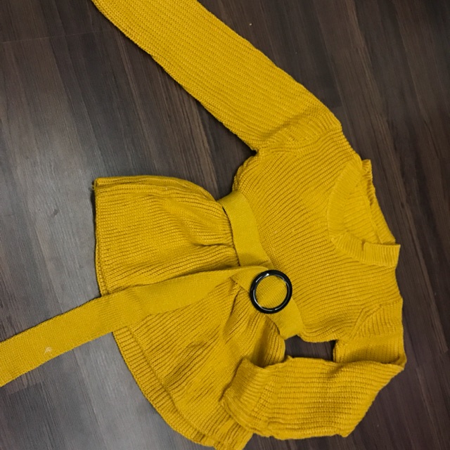 Áo len kèm belt ( còn nâu)