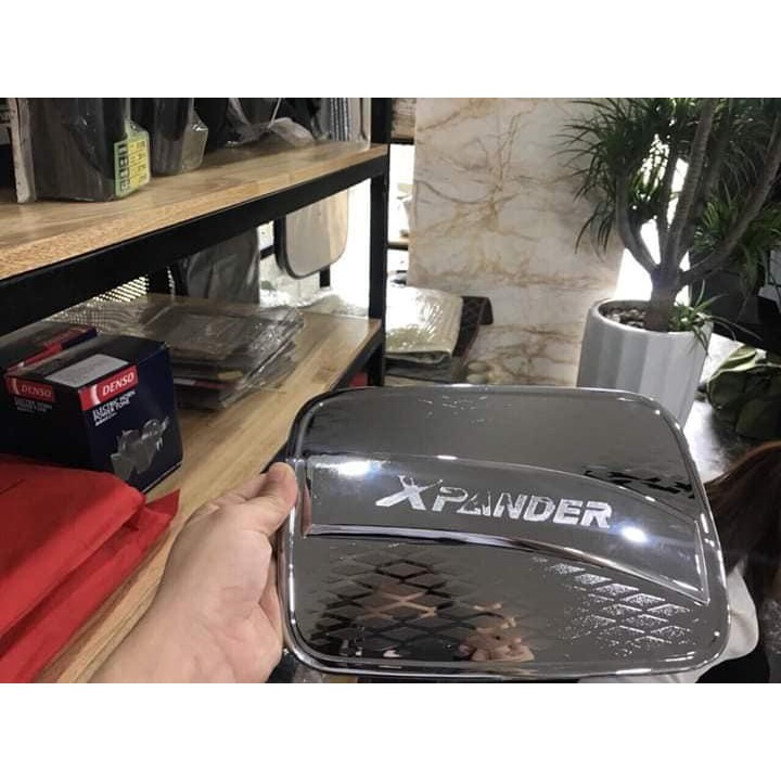 Ốp nắp xăng xe Xpander