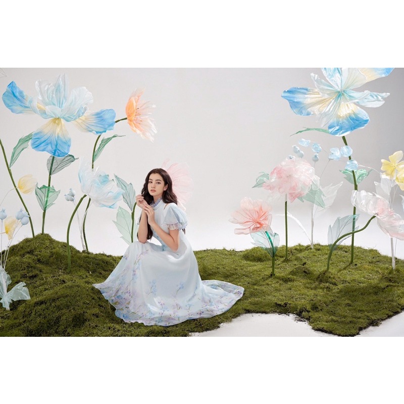 Đầm hoa diên vĩ xanh