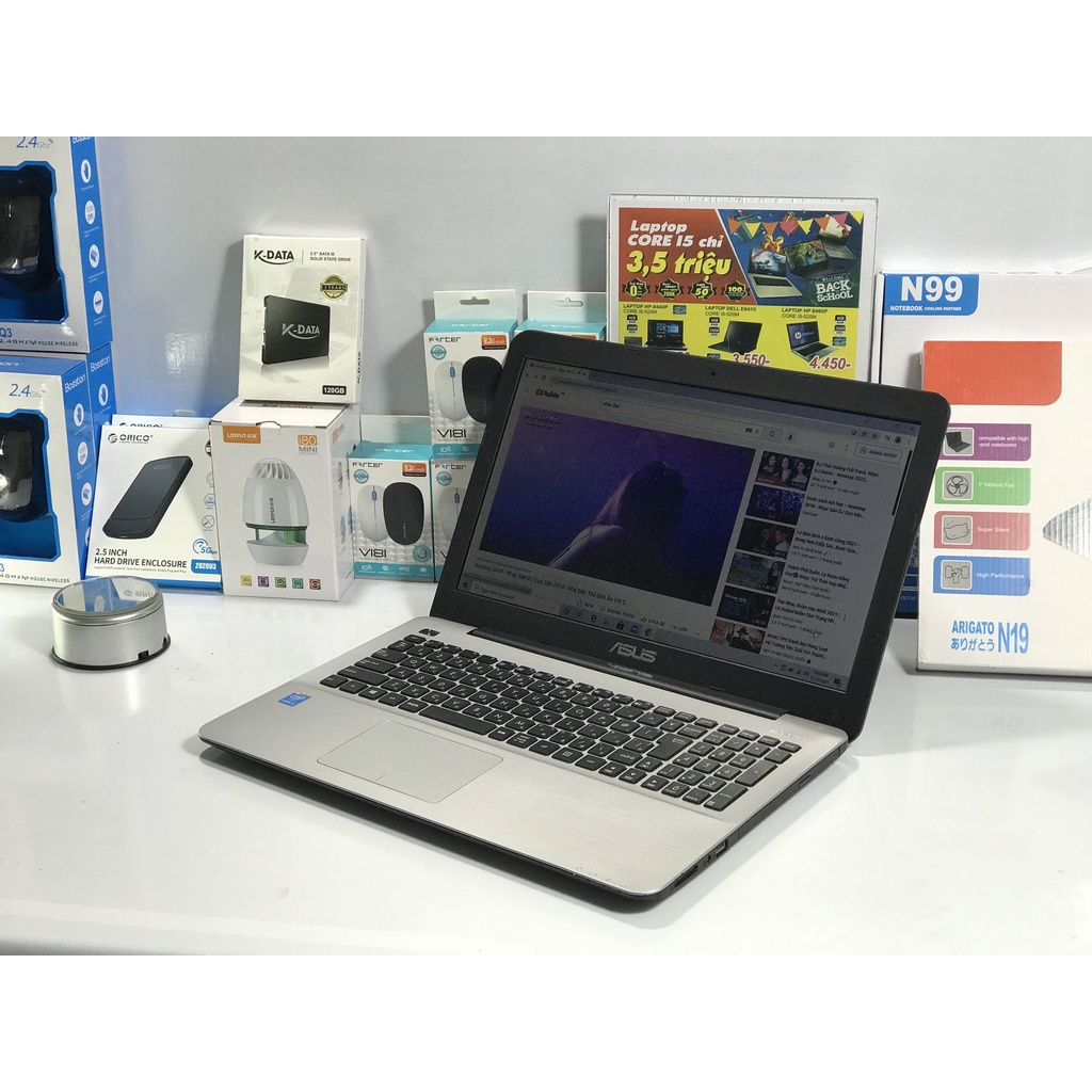 Laptop cũ Asus X555
