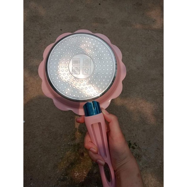 Nồi đá có nắp