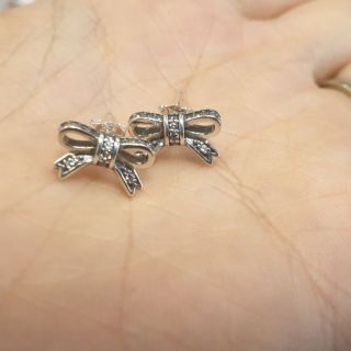 Bông tai, mặt dây chuyền nơ