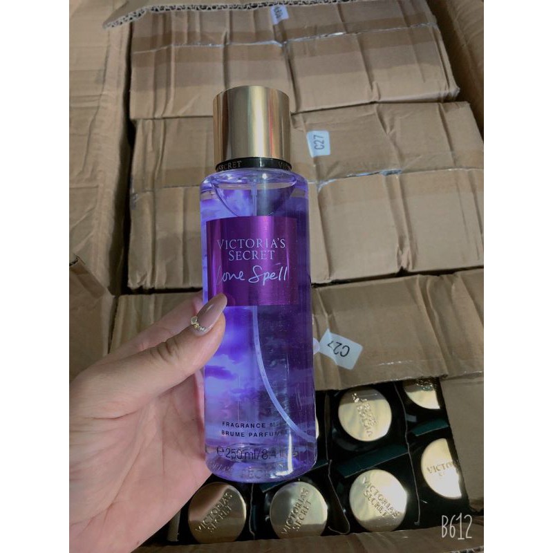 Xịt thơm toàn thân body vic 250ml