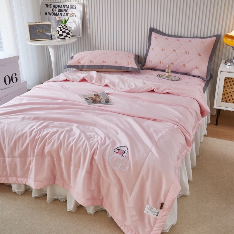 Chăn lụa thun lạnh thương hiệu UGG mềm mại thoáng mát.mền lụa thun lạnh thương hiệu UGG mềm mại